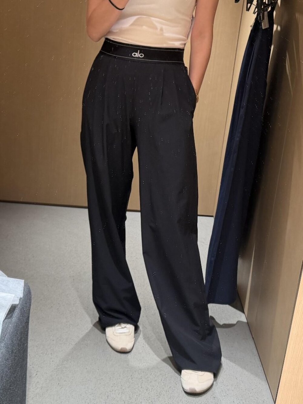 Brand NewšALO Yoga Suit Up Trouser Black Wide LegšRegular 30" Inseam - Picture 4 of 11